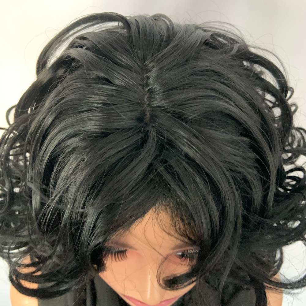 A Retro Vintage Style “Put On & Go” Black Synthetic Wig for Daily Wear/Events🌹 - Picture 2 of 5